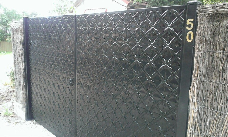 apm black lattice gates