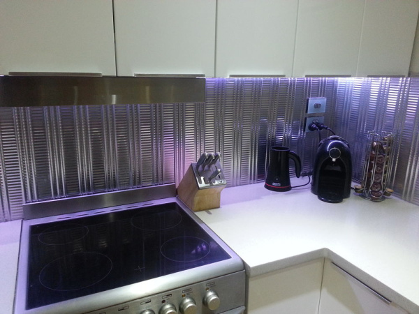 apm candy stripe led splashback opt