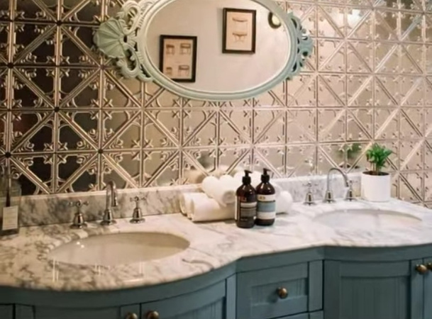 apm_crystal_wall_bathroom