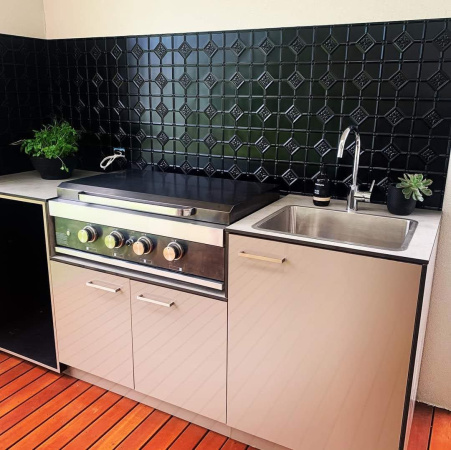 apm heysen black outdoor