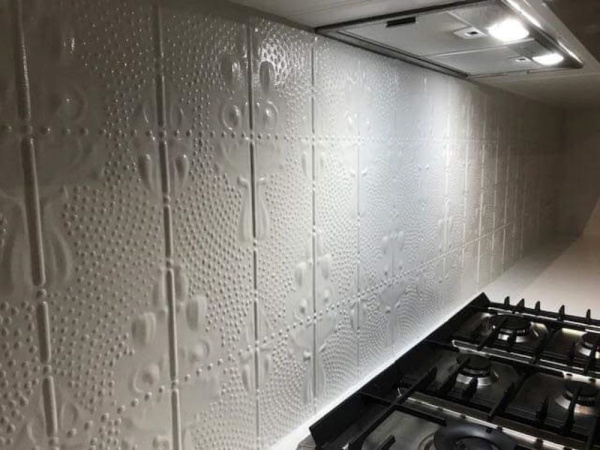 apm_posy_white_splashback_rsz