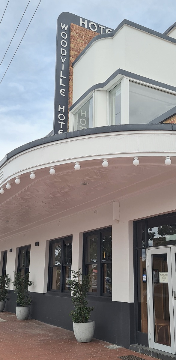 WOODVILLE HOTEL